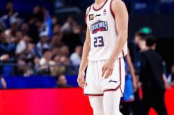 石宇奇手感滚烫，带领广东男篮大胜菲尼克斯太阳，赛后一句话霸气侧漏(石宇奇个人资料简历)