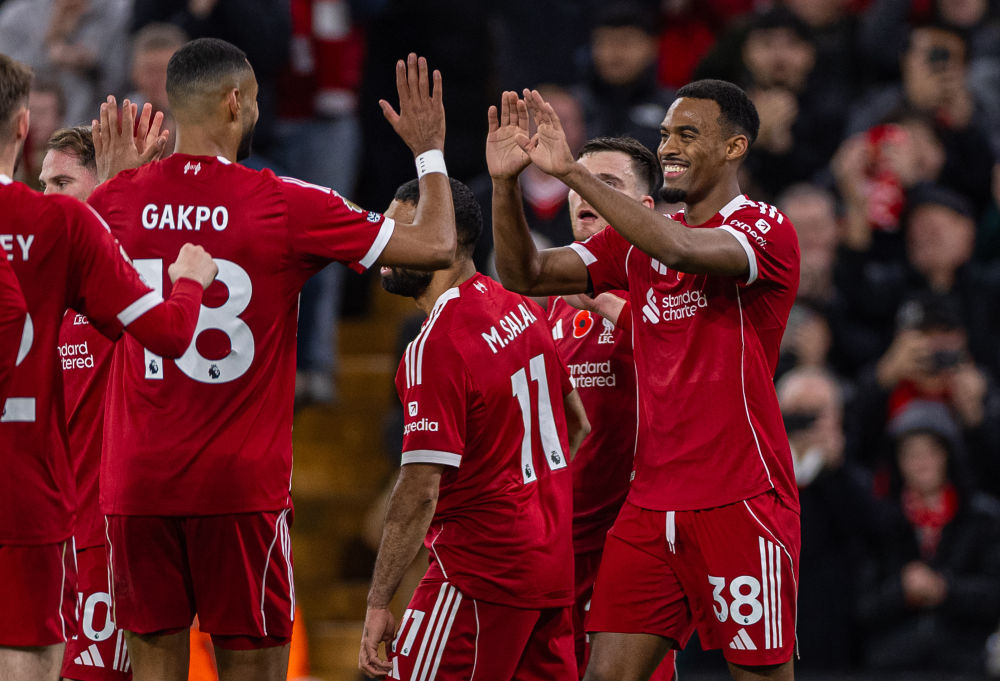 包含阿森纳四强战血战上海海港，萨拉赫砍下5记关键球，全场沸腾的词条